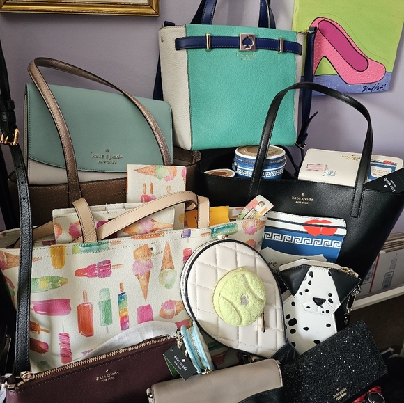 Luxury Colab @greenbergphylli & @pikaki7 Purses, Wallets, Jewelry & More! - Picture 6 of 16